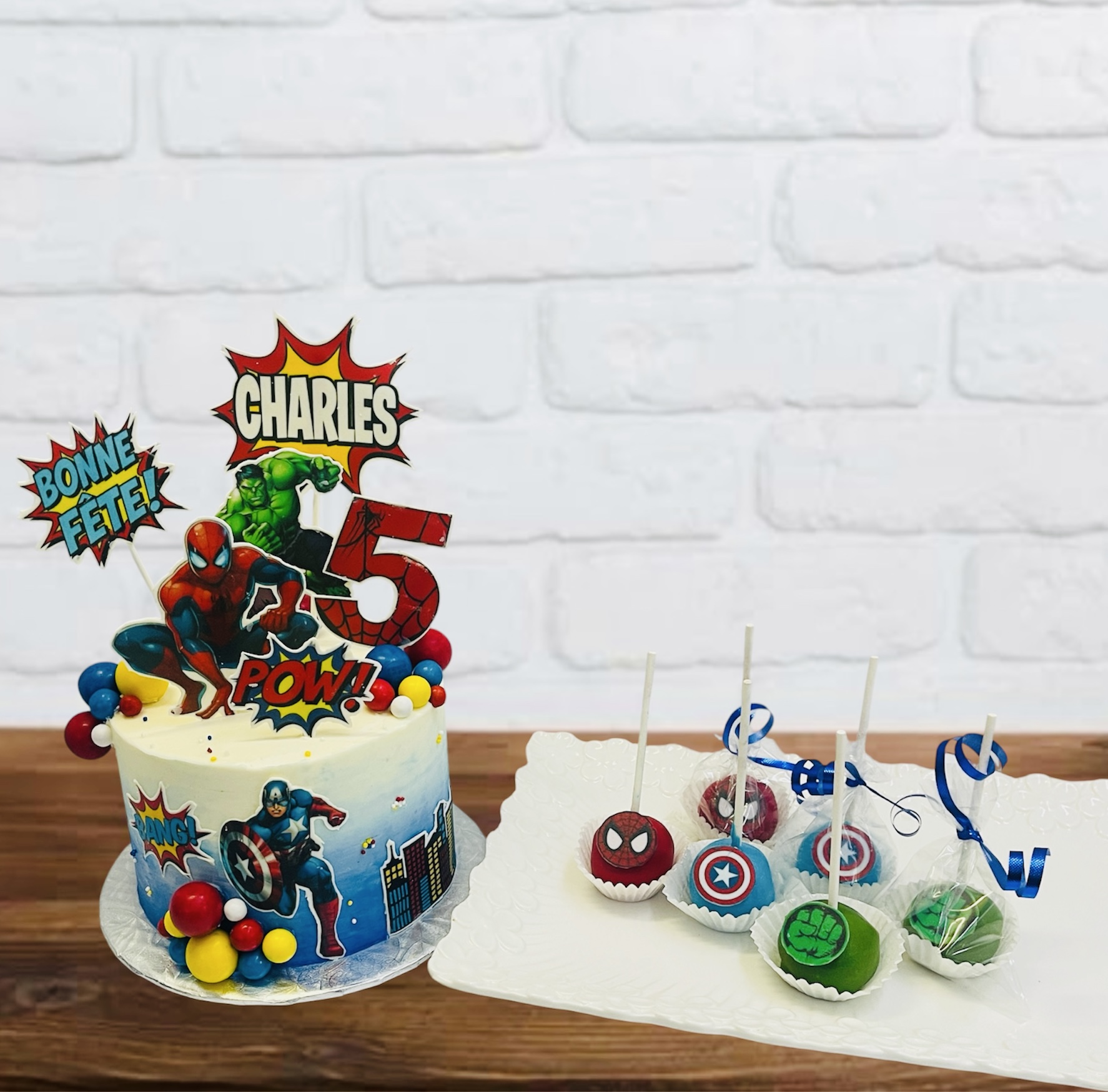 gateau-cakepops-superheros-2-petits-cornets-sucres